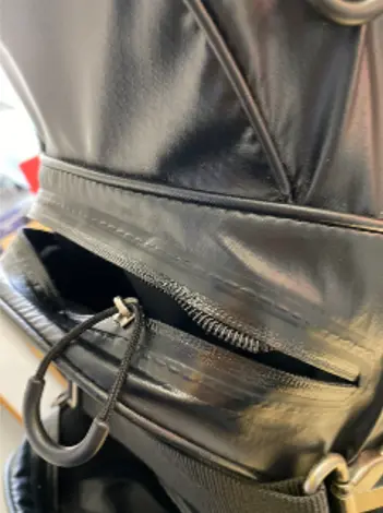 ゴルフバッグ ファスナースライダー外れ修理 修理前