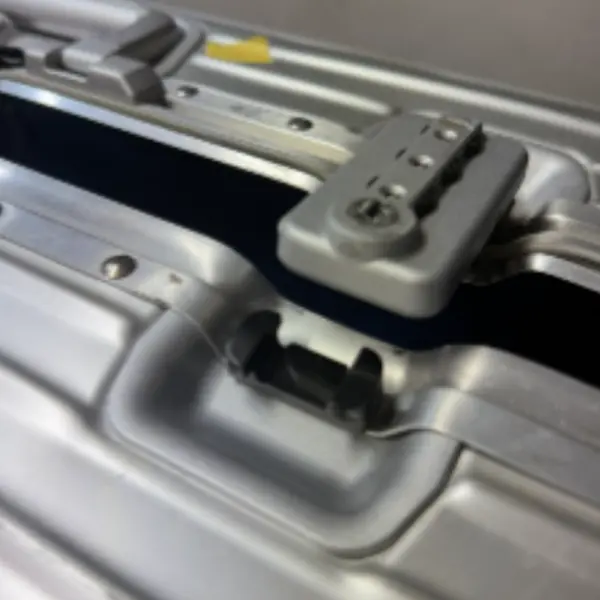 RIMOWA 鍵交換修理（閉まらない） 修理後