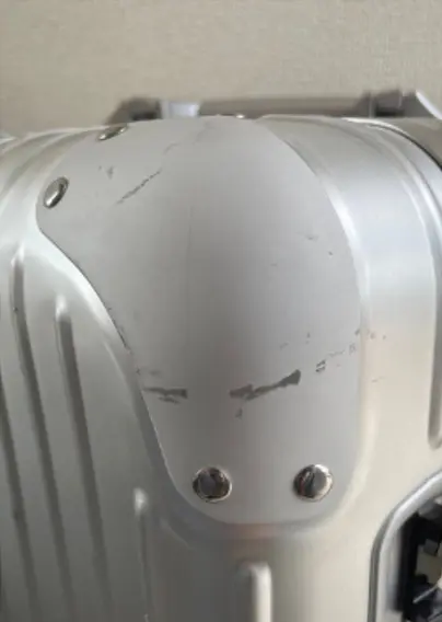 RIMOWA コーナープレート修理