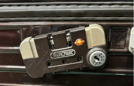 RIMOWA サルサ TSAロック交換(色変更カスタム対応) 修理前