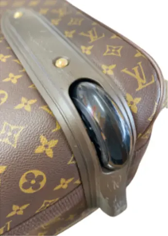 LOUIS VUITTON Louis Vuitton ペガス キャスター交換(摩耗修理) 修理後