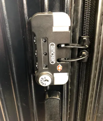 RIMOWA ポリカーボネートケース ロック開錠（番号不明・開かない対応） 修理後