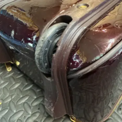 LOUIS VUITTON キャスター交換修理 修理前