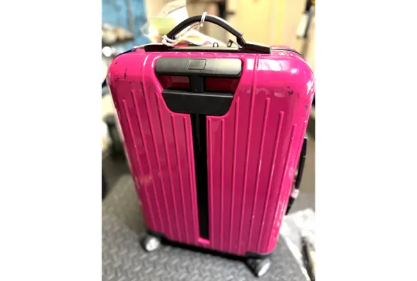 RIMOWA サルサエアー(ショッキングピンク・限定色)伸縮ハンドル交換 修理後