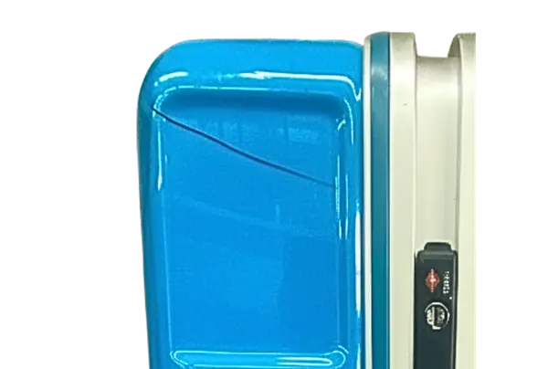ACE ボディ補修（ハードケースひび割れ修理） 修理前