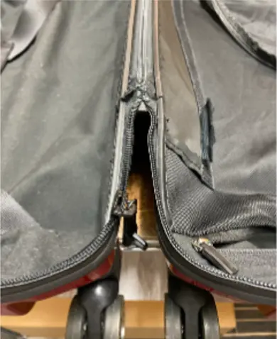 TUMI ファスナー修理 修理前