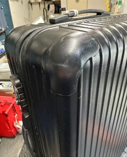 RIMOWA 凹み修理（矯正のみ・板金調整） 修理後