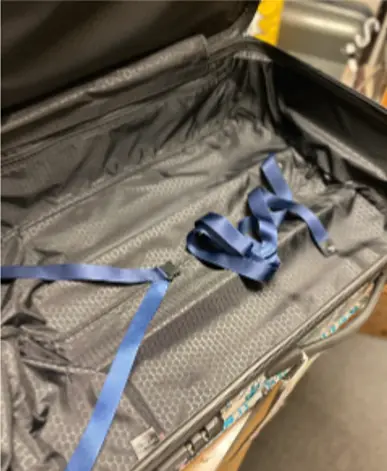 TUMI フットパーツ交換修理 修理前