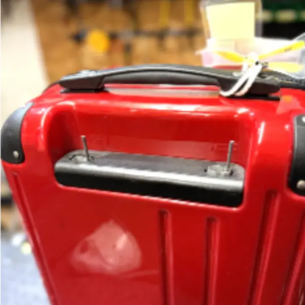 American Tourister 伸縮ハンドル修理（全体不良） 修理前