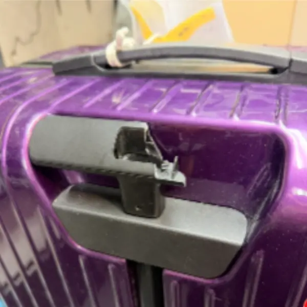 RIMOWA 伸縮ハンドル修理(ロック不良) 修理前