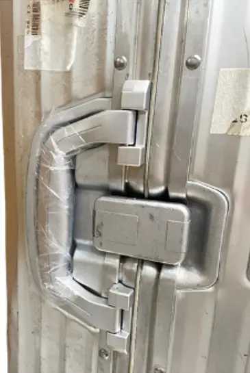 RIMOWA トパーズ ハードケース ハンドル交換（持ち手修理） 修理後