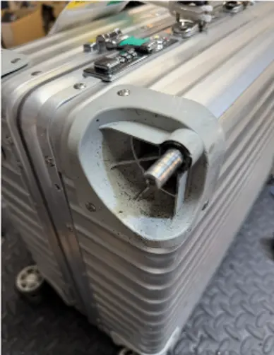 RIMOWA 50mmキャスター交換（純正パーツ使用） 修理前