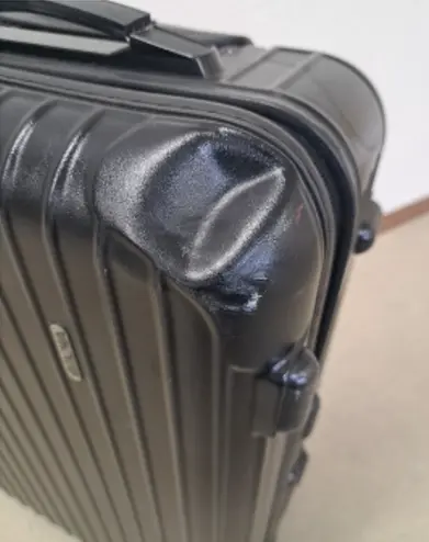 RIMOWA ボディ凹み修理（アルミケース補修） 修理前