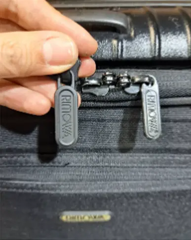 RIMOWA スライダー交換（ファスナー修理） 修理前