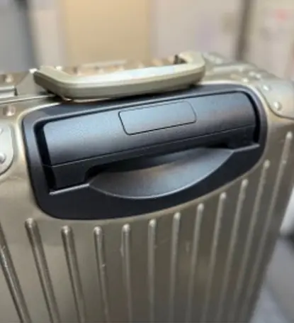 RIMOWA チタニウム アルミケース 伸縮ハンドル交換（代用品・色変更対応） 修理後