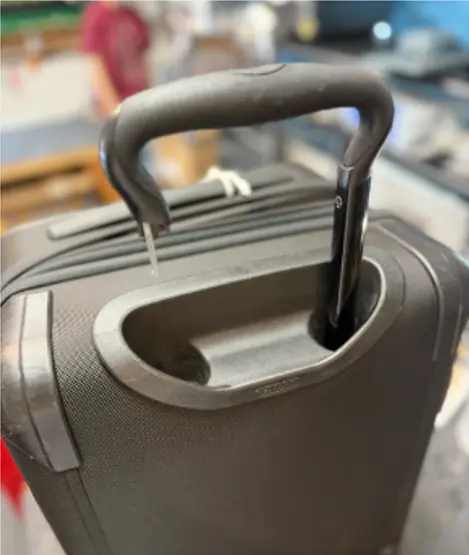 TUMI 伸縮ハンドル修理 修理前