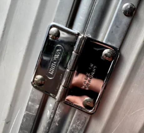 RIMOWA ヒンジ交換(蝶番修理) 修理後