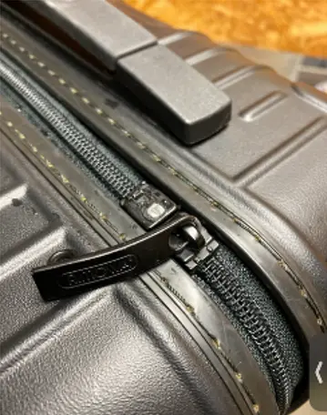 RIMOWA スライダー交換（ファスナー修理） 修理前