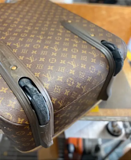 LOUIS VUITTON Louis Vuitton キャスター完全摩耗修理 修理前