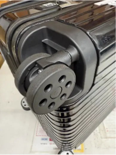 RIMOWA 64mmキャスター ハウジング修理（ベース破損・土台修理） 修理後