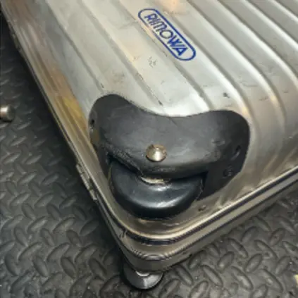 RIMOWA キャスター交換修理 修理後