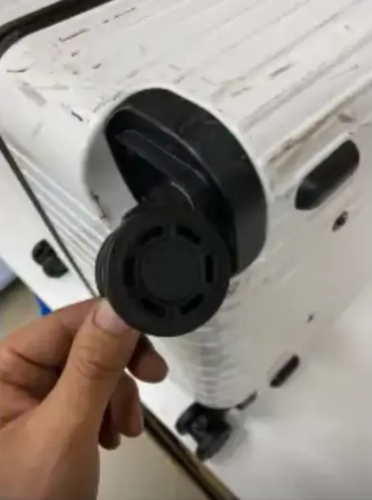RIMOWA キャスター交換修理 修理後
