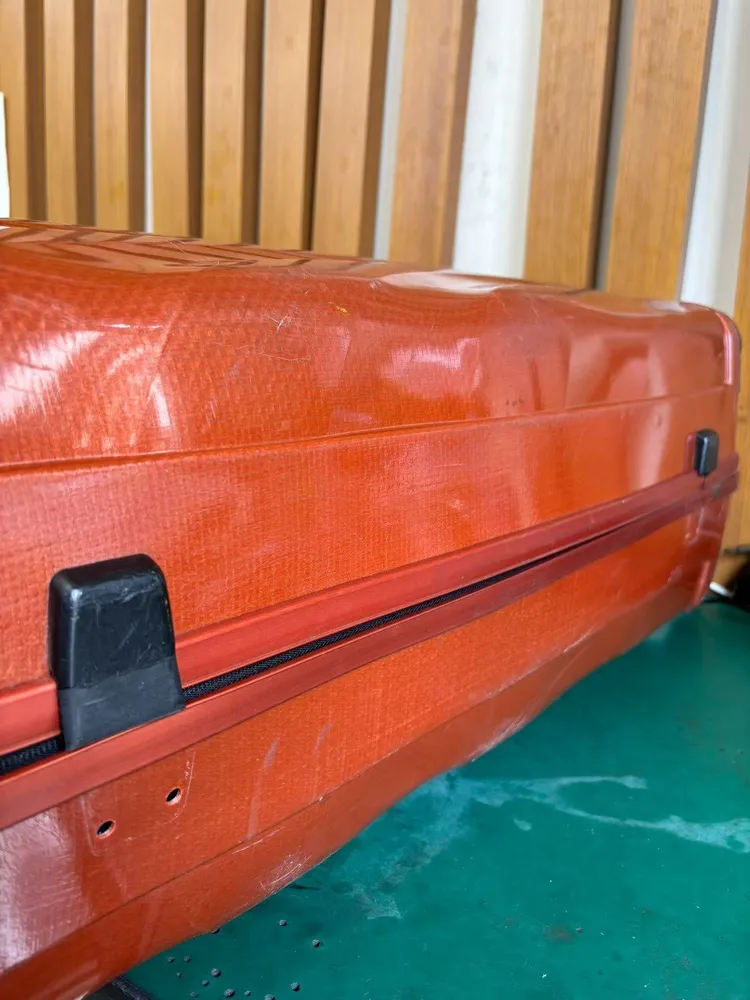 Samsonite ヒンジ交換修理 修理前