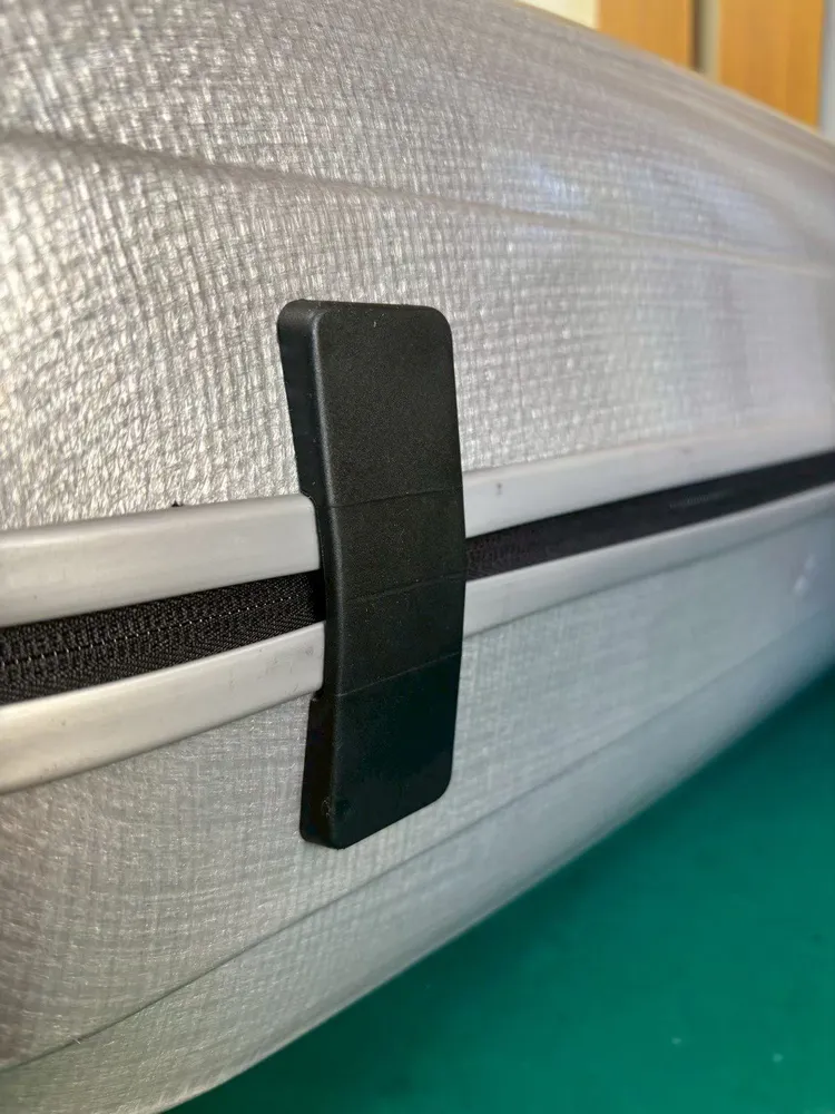 Samsonite ヒンジ交換修理 修理後