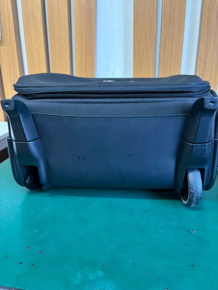 Samsonite キャスター交換修理 修理前