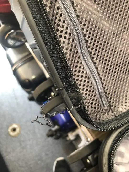 RIMOWAファスナー修理前