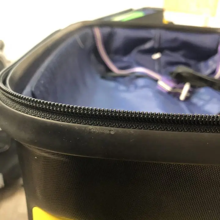 ファスナーを全交換したあとのスーツケース