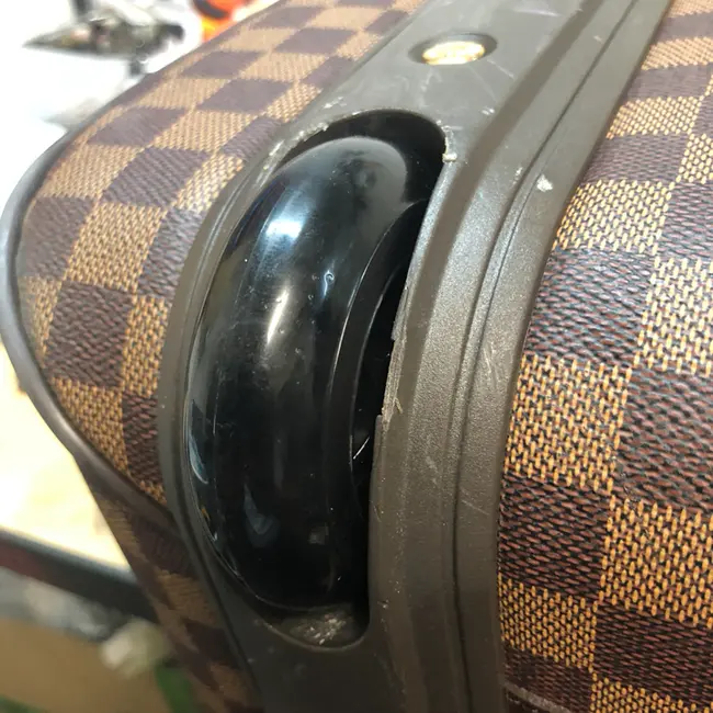 ルイヴィトンスーツケース修理後