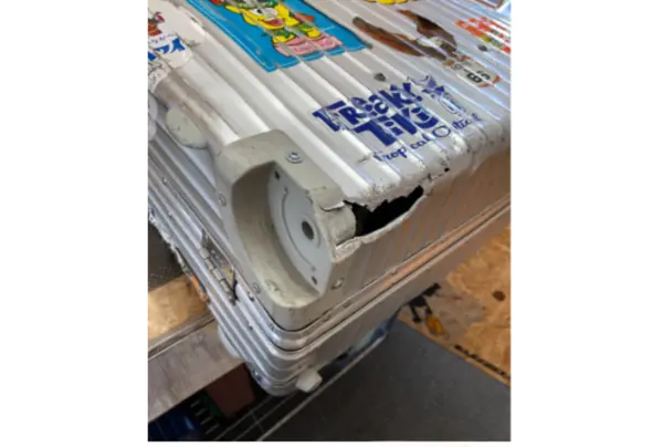 ボディ亀裂修理(ポリカーボネート)