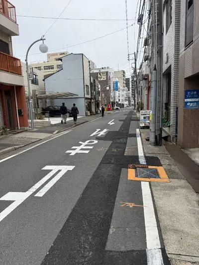 そのまま直進する