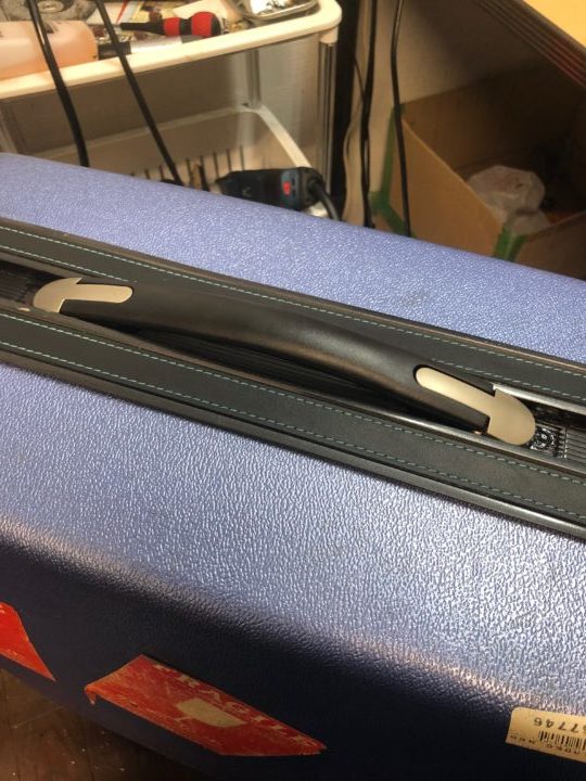 サムソナイト（samsonite） スーツケースの救急車/修理専門店